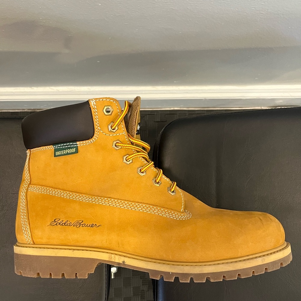 Eddie Bauer Waterproof Boots Size 13. Fits a size 12 Comfortably.
